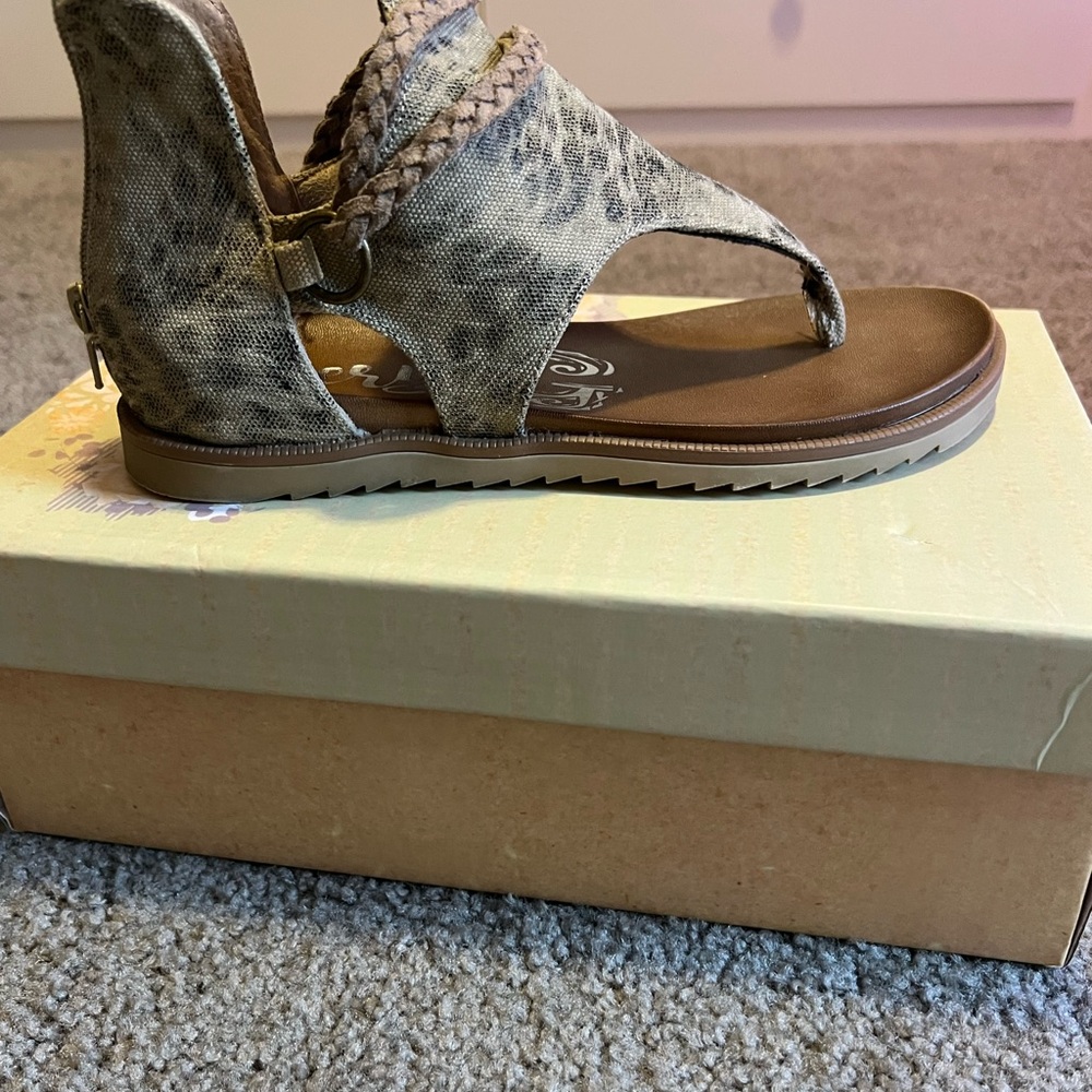 Buckle Leopard Sandals for Women